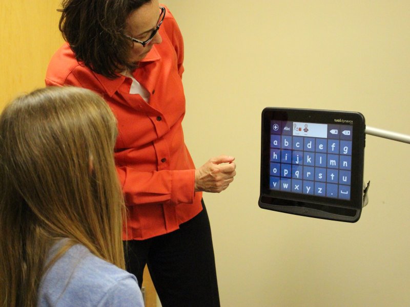 Speech generating device to spell messages