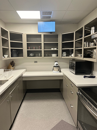 Remodeled kitchenette in Justin 115