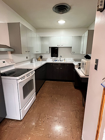 Old kitchenette in Justin 115