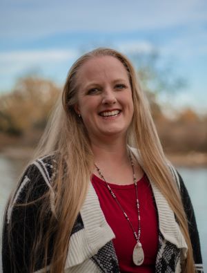 Shandi Andres headshot