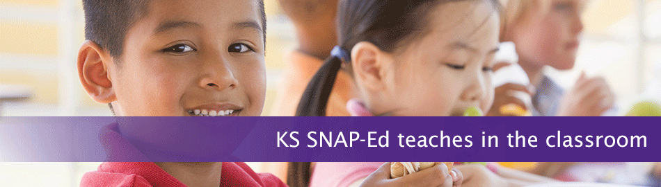 Kansas SNAP-Ed teaches in the classroom